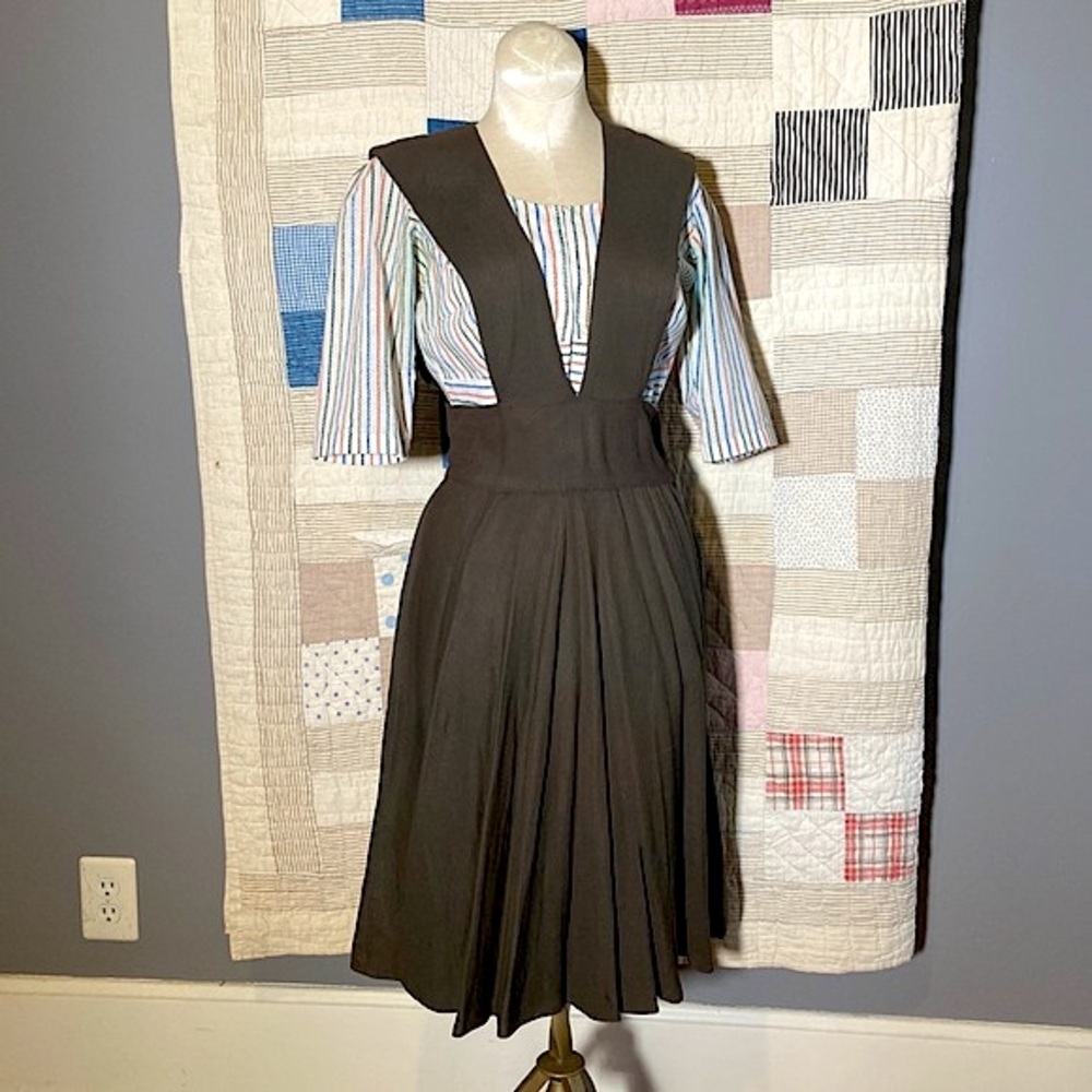 1940s Vintage Green Wool Pinafore Dress